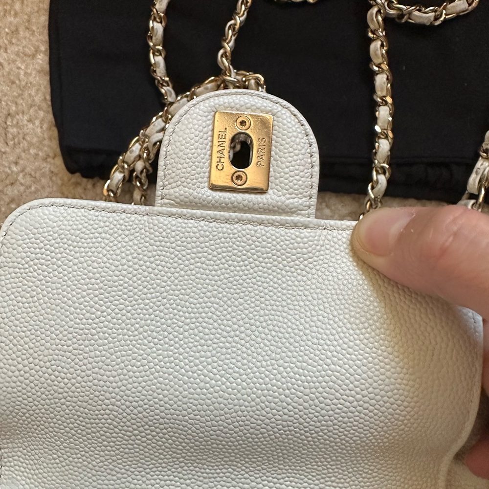 Chanel white caviar day mini backpack.
Used, need spa. - Picture 5 of 16